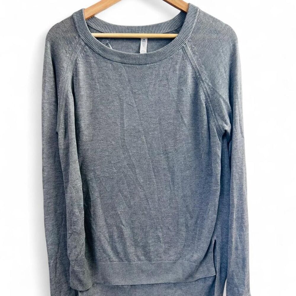 Lululemon Women's Grey Shirt